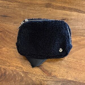 Lululemon crossbody